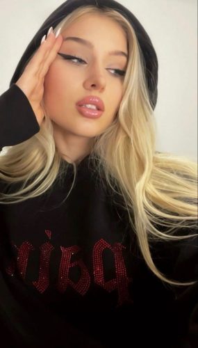 Atakent Escort Eslem Azmış Yardım Etmek İstermisin